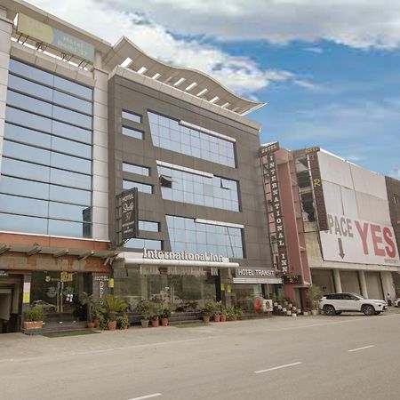 Hotel Delhi 37 By Star Group Near Delhi Airport ニューデリー エクステリア 写真