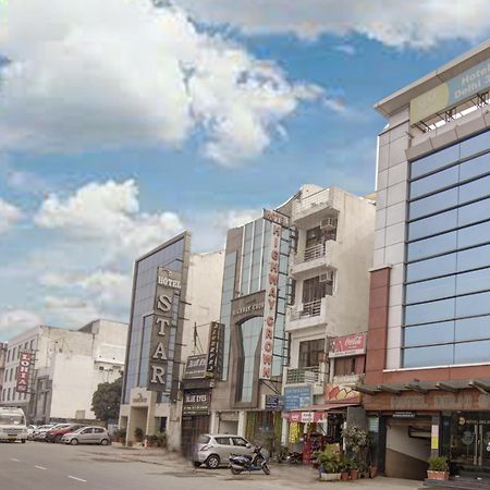 Hotel Delhi 37 By Star Group Near Delhi Airport ニューデリー エクステリア 写真