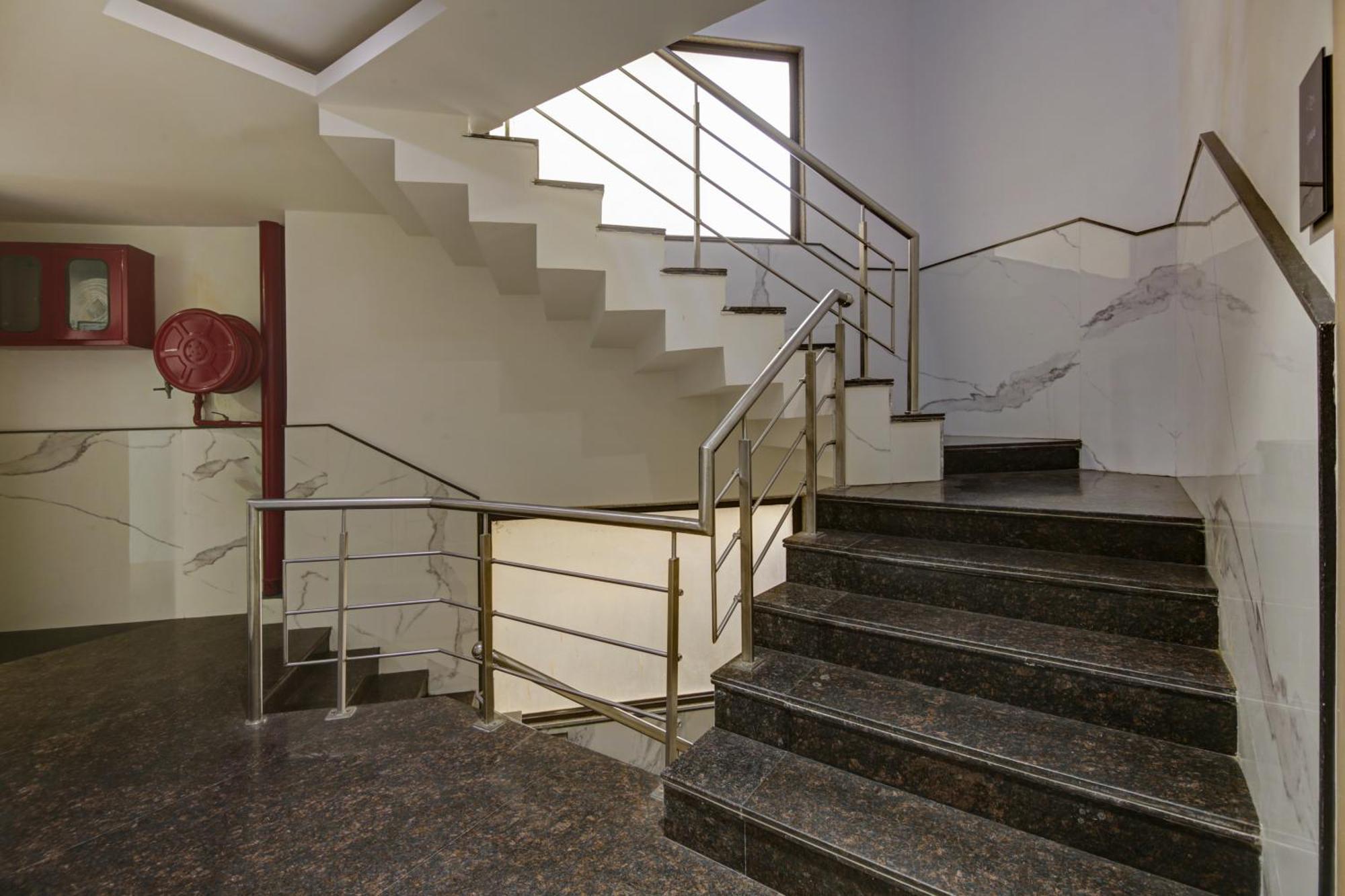 Hotel Delhi 37 By Star Group Near Delhi Airport ニューデリー エクステリア 写真