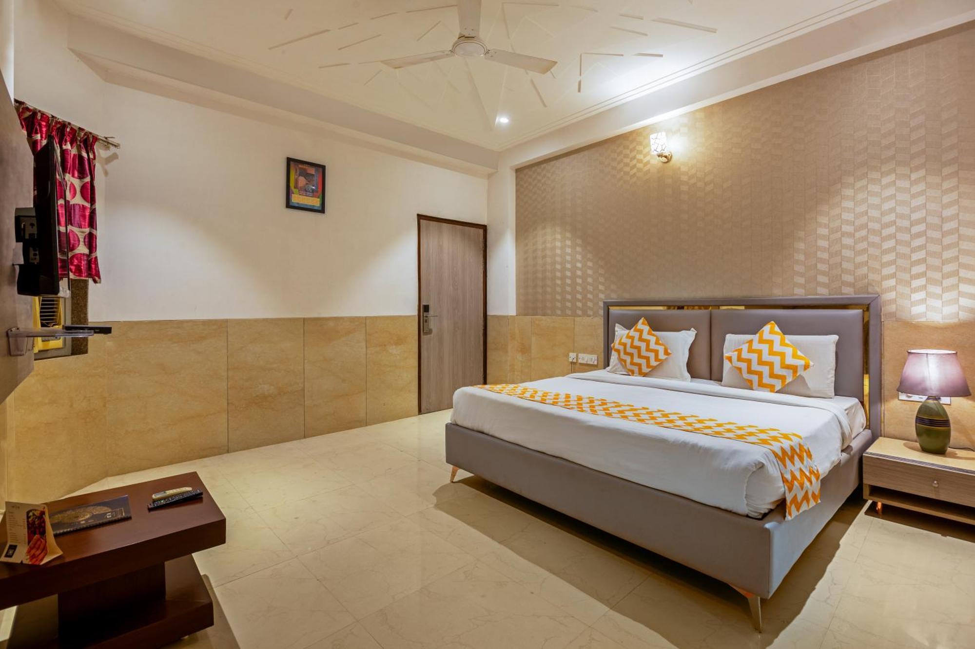 Hotel Delhi 37 By Star Group Near Delhi Airport ニューデリー エクステリア 写真