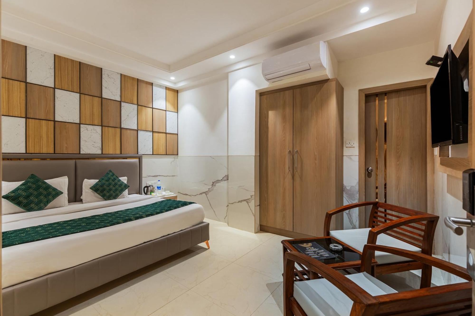 Hotel Delhi 37 By Star Group Near Delhi Airport ニューデリー エクステリア 写真