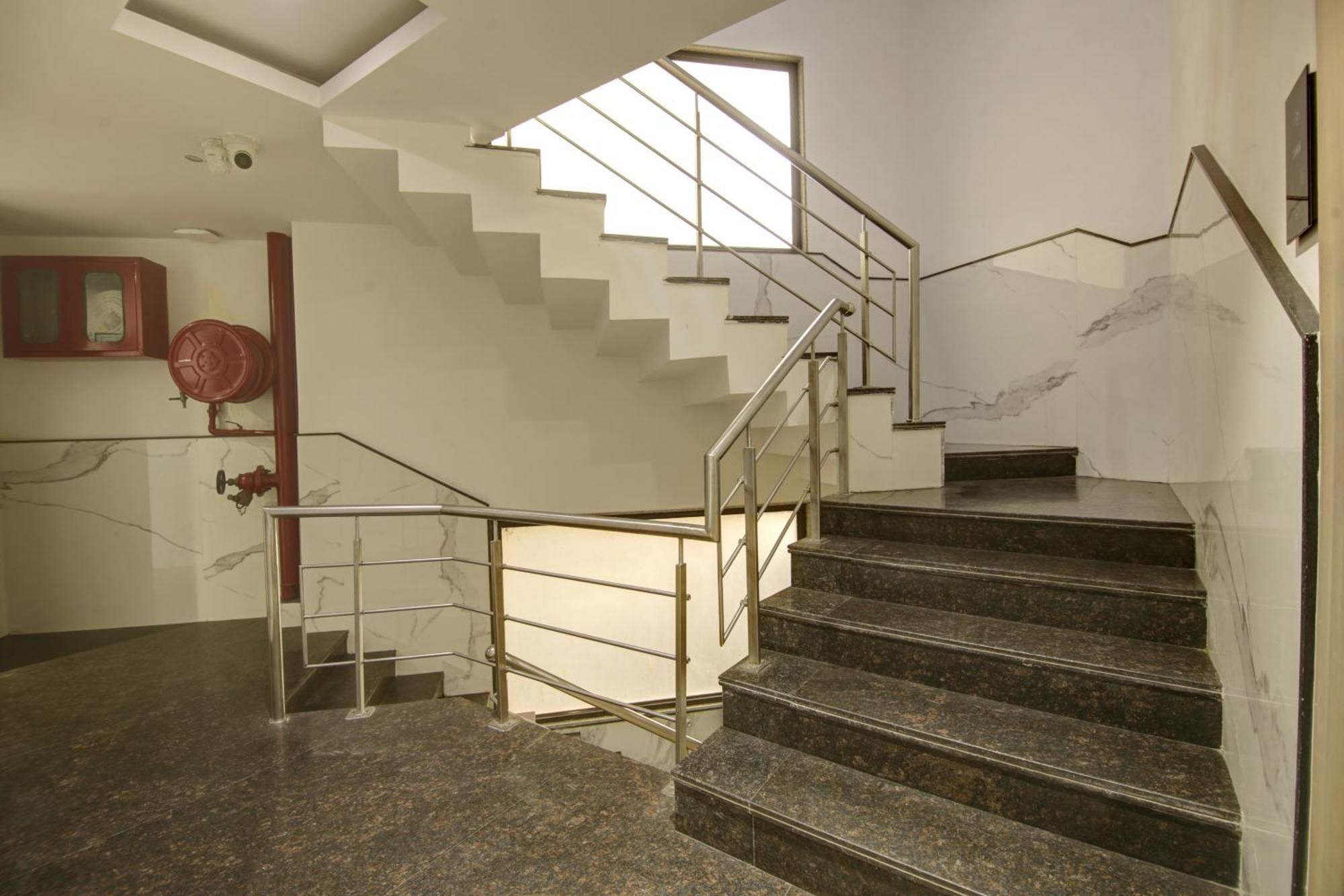 Hotel Delhi 37 By Star Group Near Delhi Airport ニューデリー エクステリア 写真