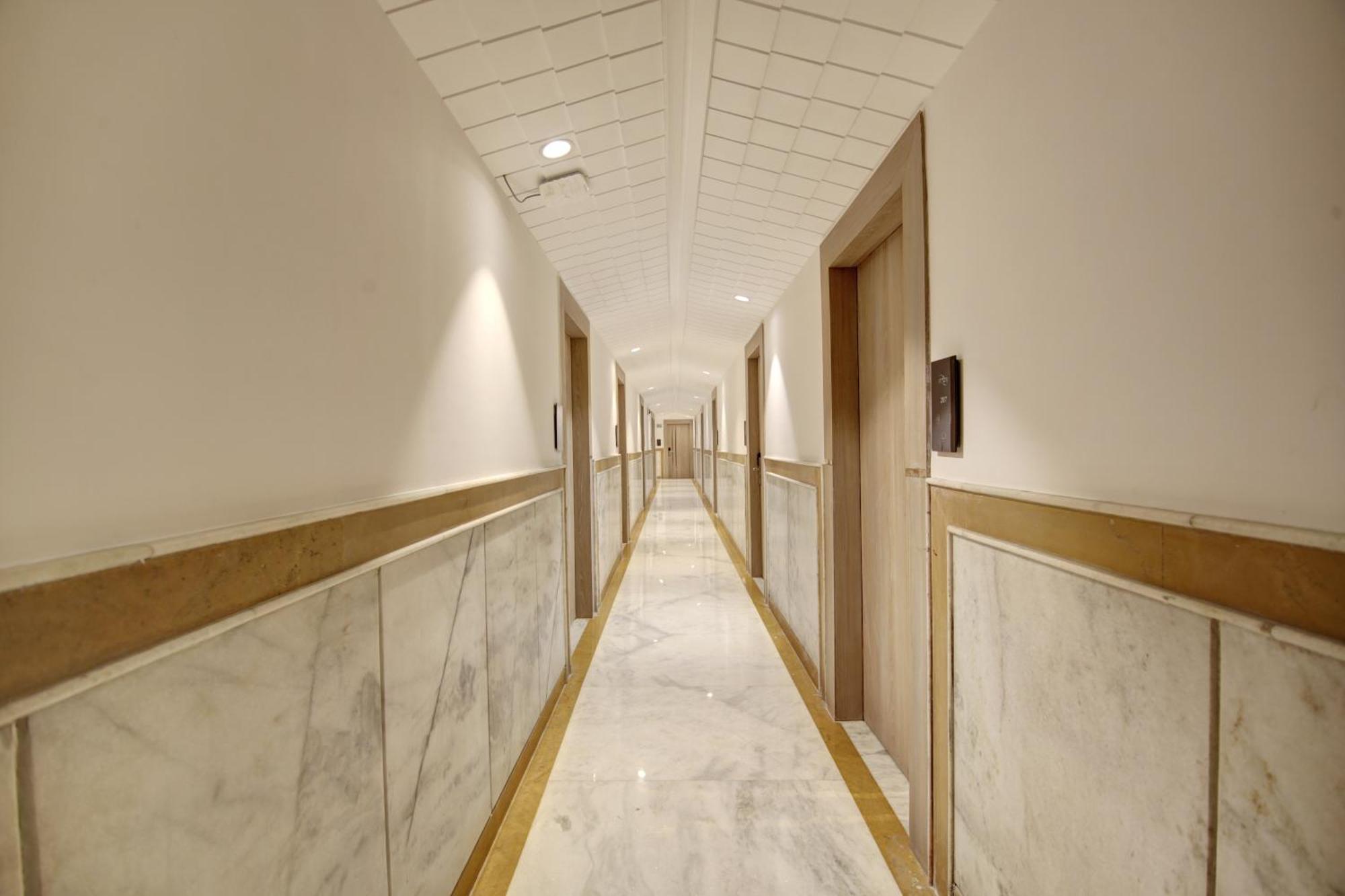 Hotel Delhi 37 By Star Group Near Delhi Airport ニューデリー エクステリア 写真
