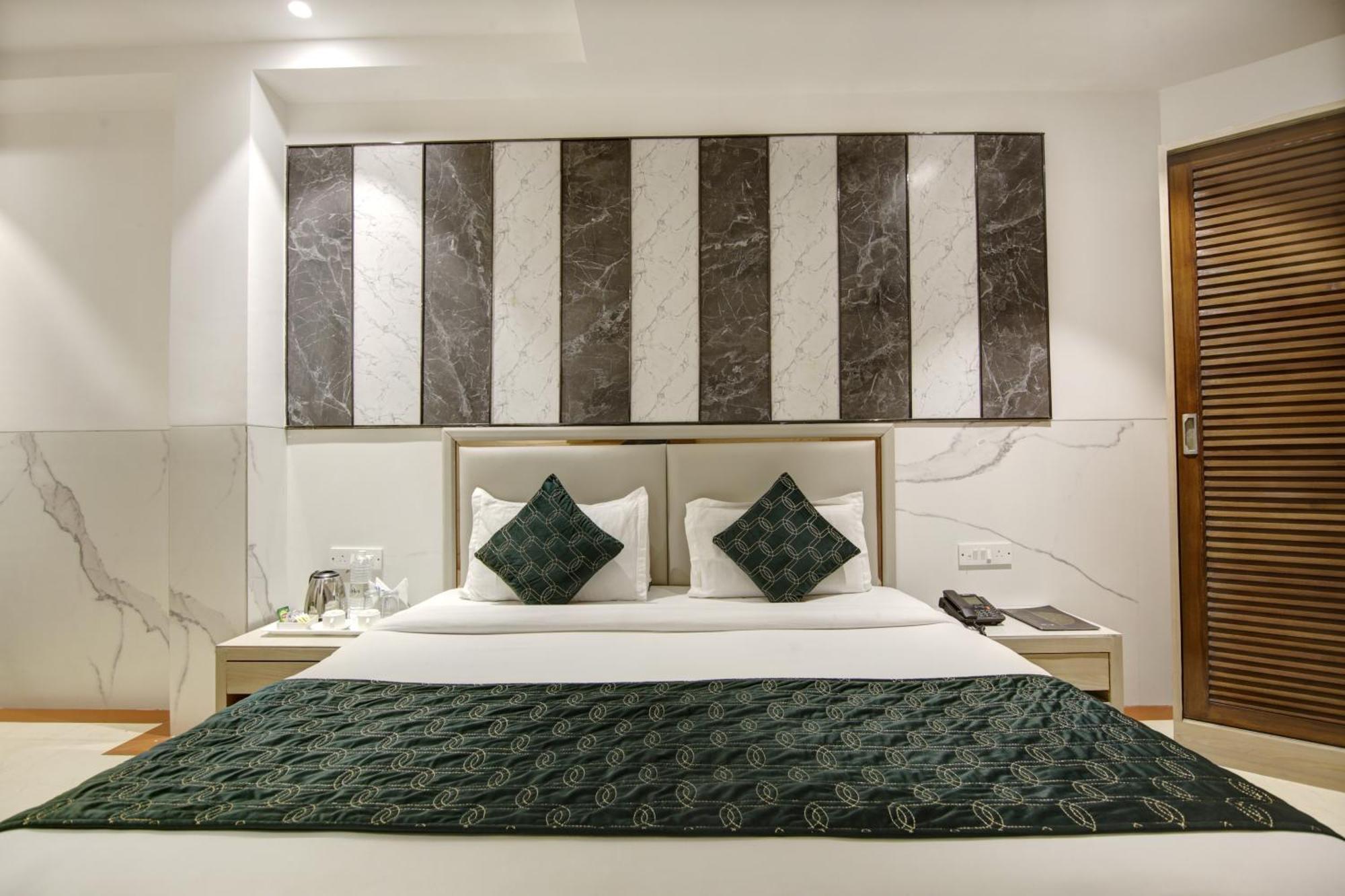 Hotel Delhi 37 By Star Group Near Delhi Airport ニューデリー エクステリア 写真