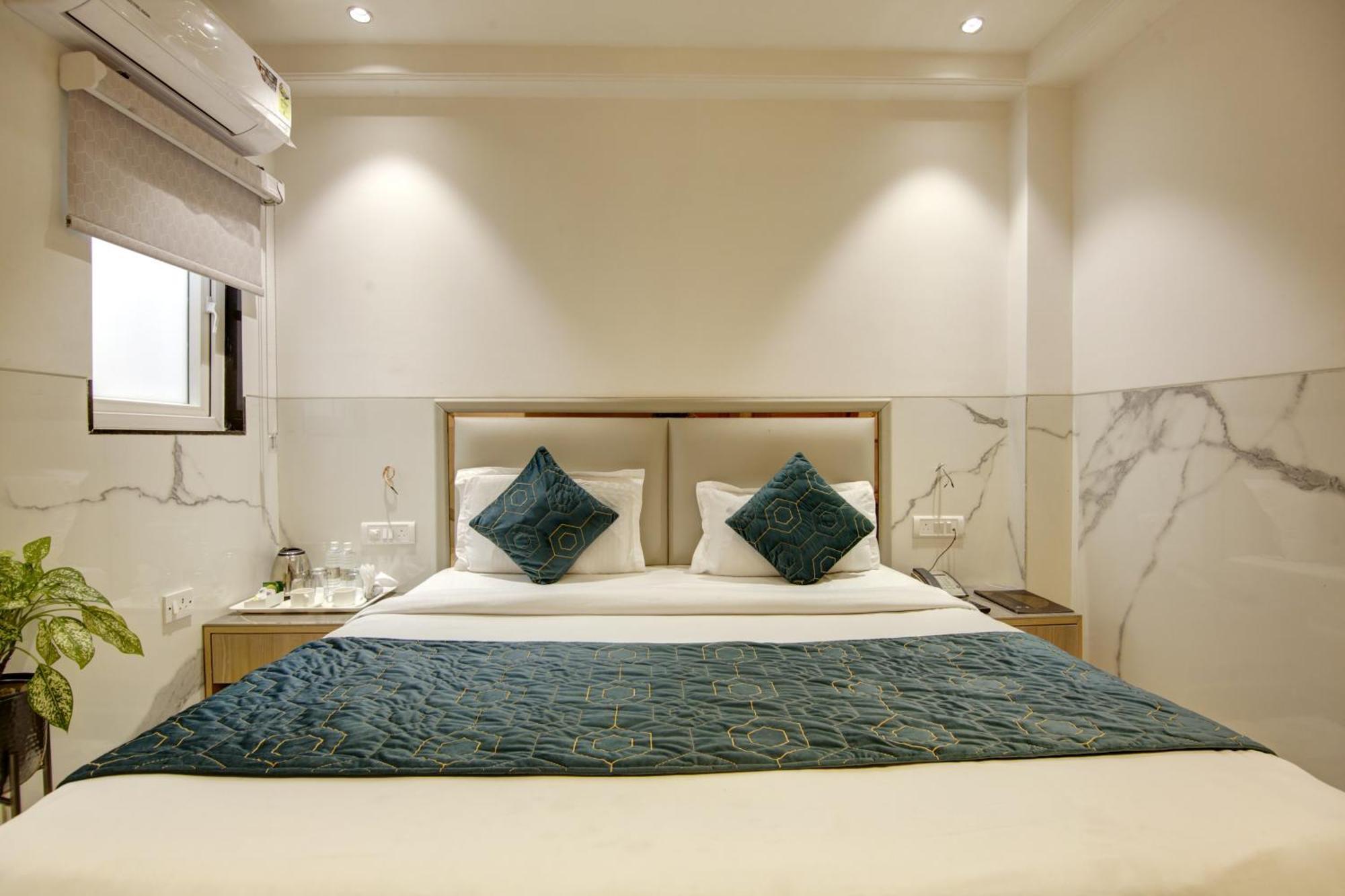 Hotel Delhi 37 By Star Group Near Delhi Airport ニューデリー エクステリア 写真