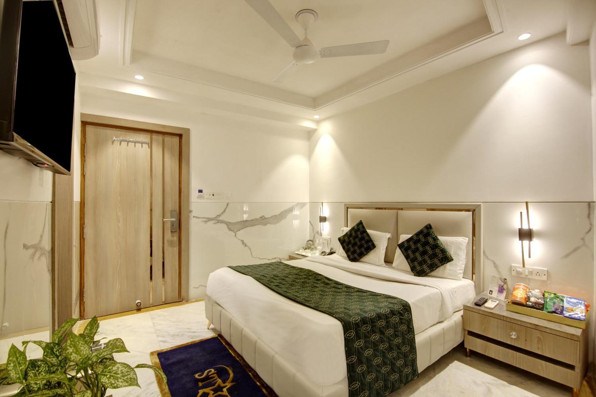 Hotel Delhi 37 By Star Group Near Delhi Airport ニューデリー エクステリア 写真